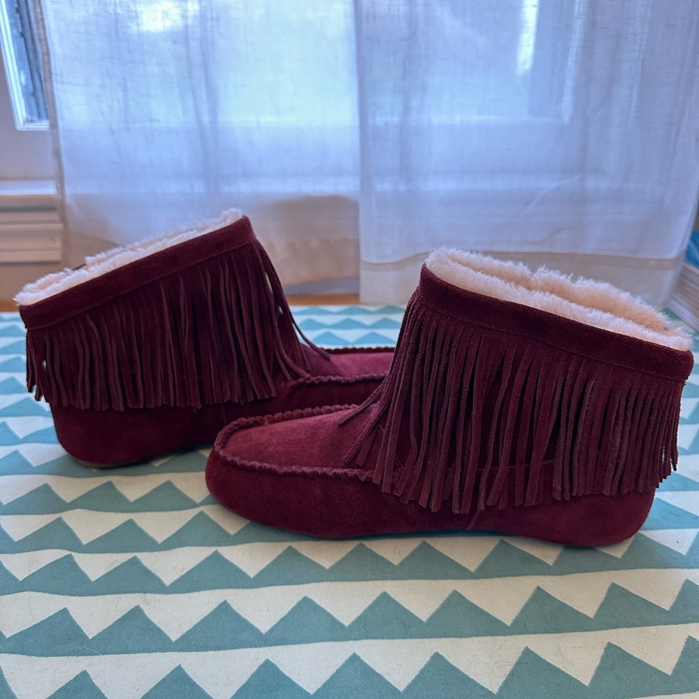 Emu Australia Sheepskin Lined Burgundy Suede Fringe Angle Boots Booties 7